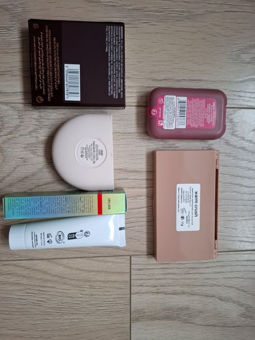 Charlotte tilbury пудра, erborian cc, maybelline, rare beauty, couleur