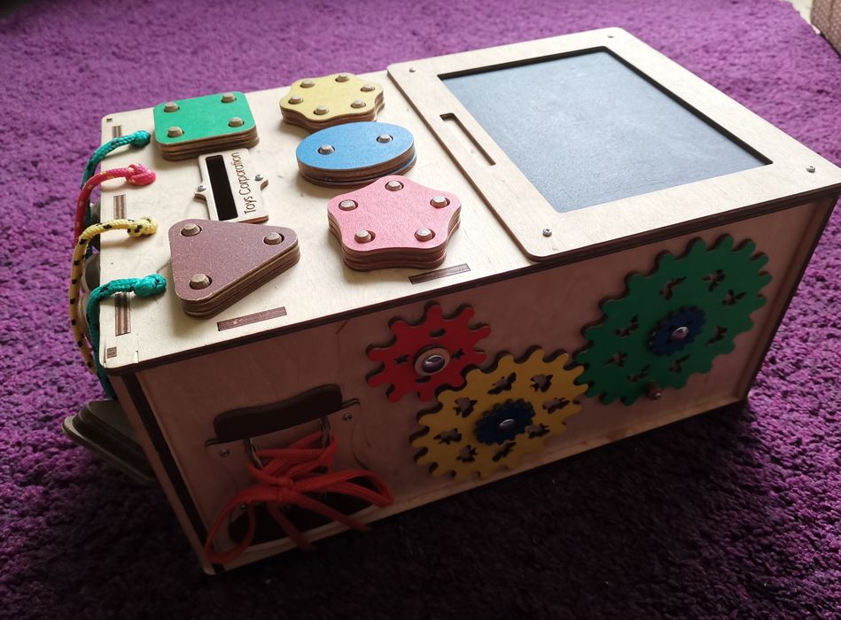 Duża kostka drewnianą edukacyjna