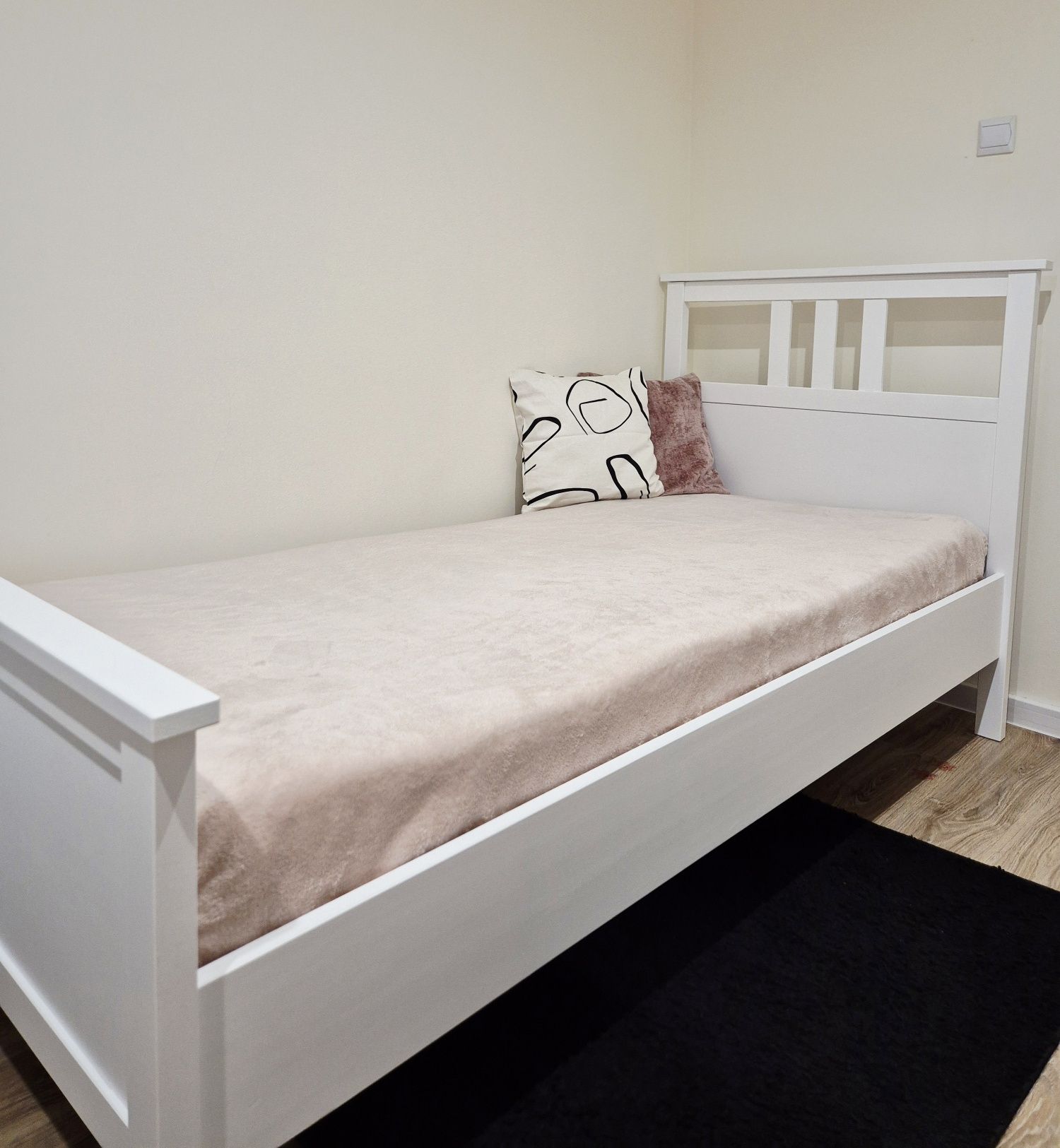 Śliczne łóżko Ikea Hemnes 90 cm x 200 cm stan idealny