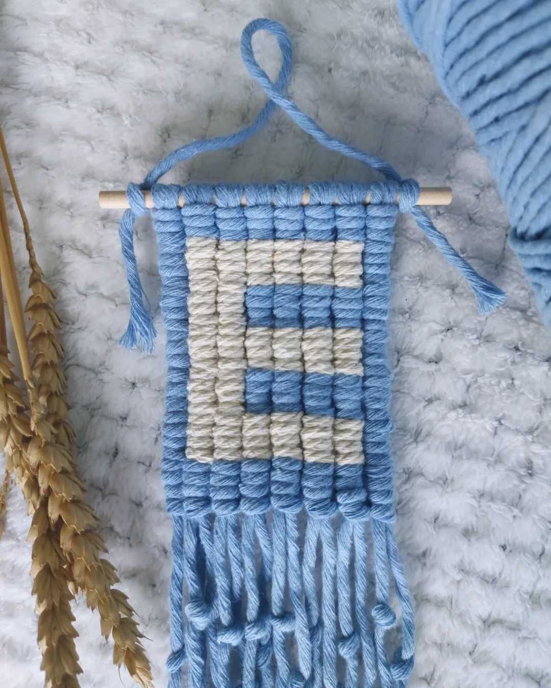 Letras em macramé