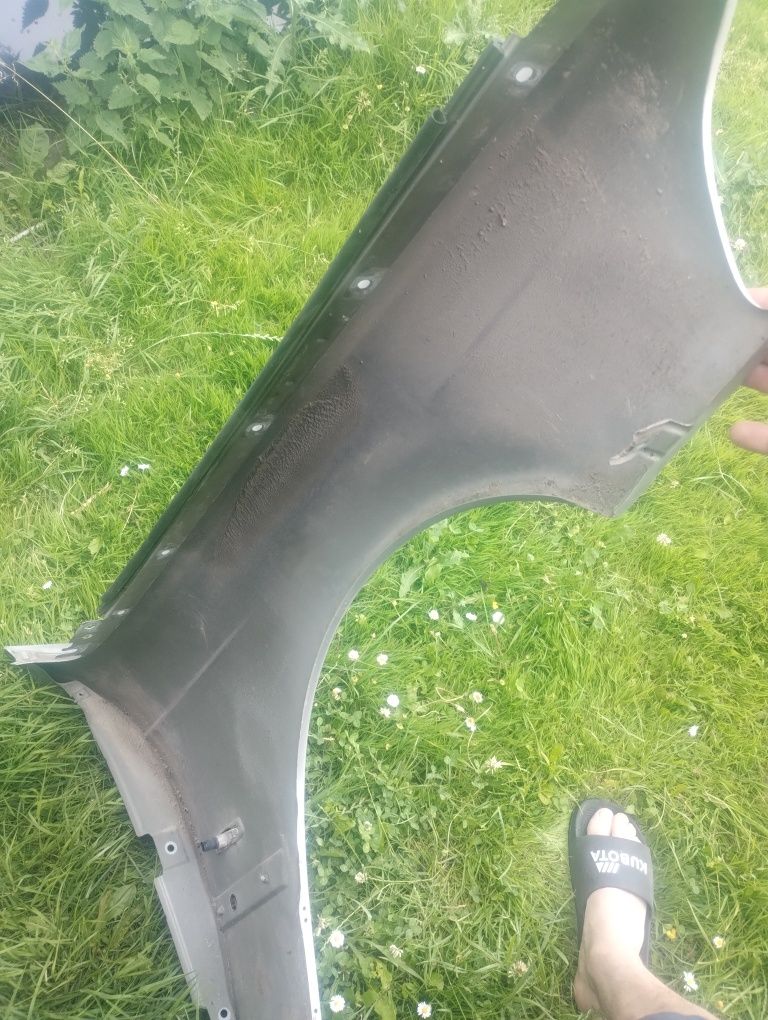 Błotnik BMW E39 lewy titansilver