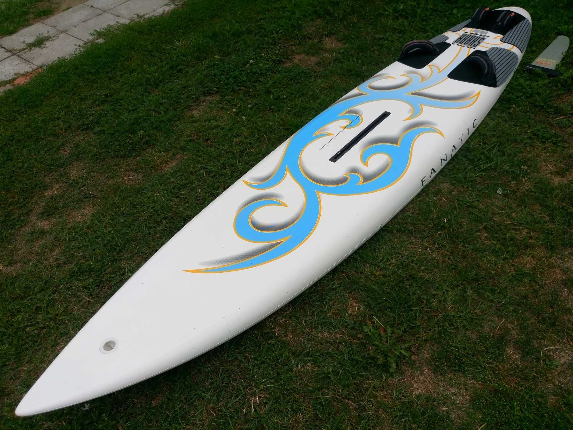 Deska do windsurfingu FANATIC ULTRA SHARK 125L windsurfingowa