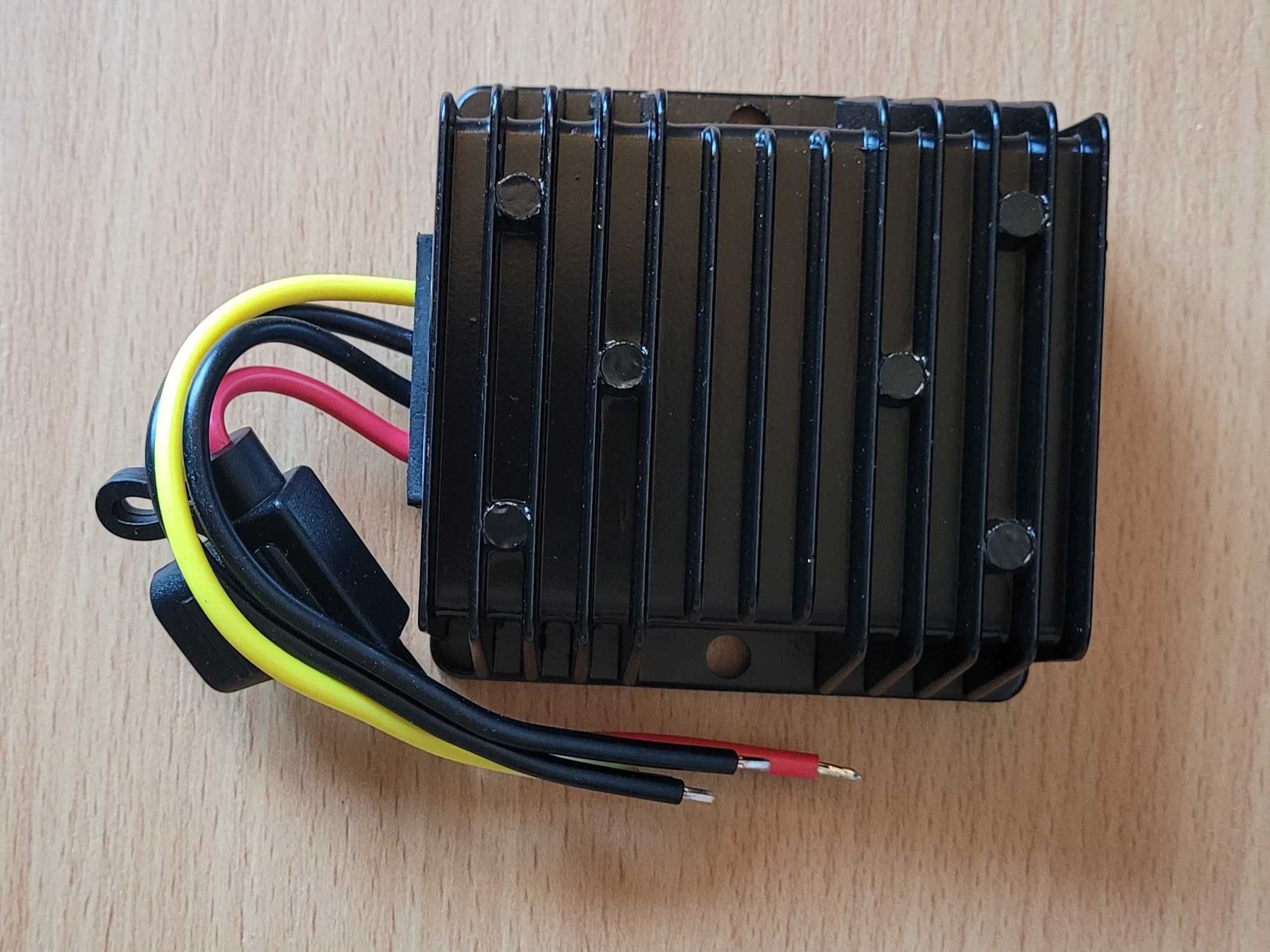 Konwerter DC-DC Boost 12V na 24V 10A 240W – Niezawodne Zasilanie