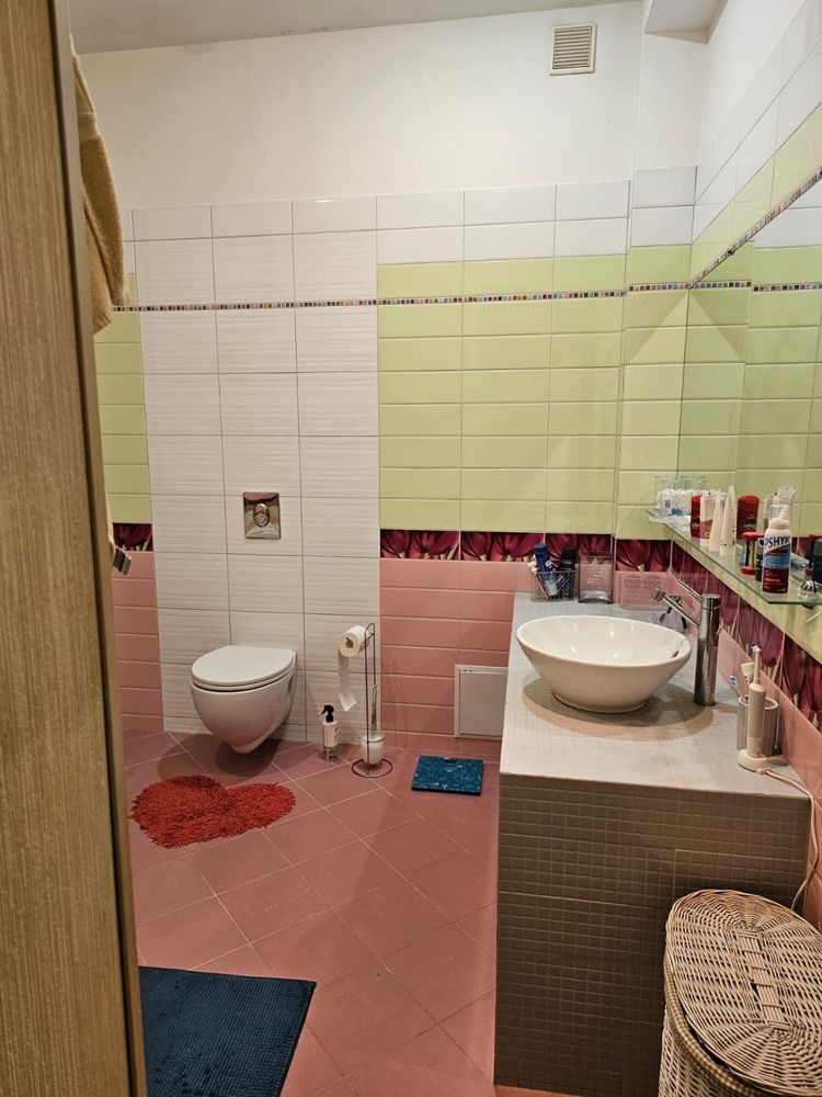 Продам 2х комн квартира Центр(ул. Гоголя 2), сталинка с ремонтом.