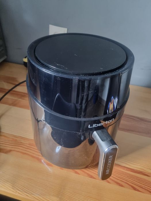 Мультипіч аерофритюрниця Liberton LAF-3200 на 4.5 літри