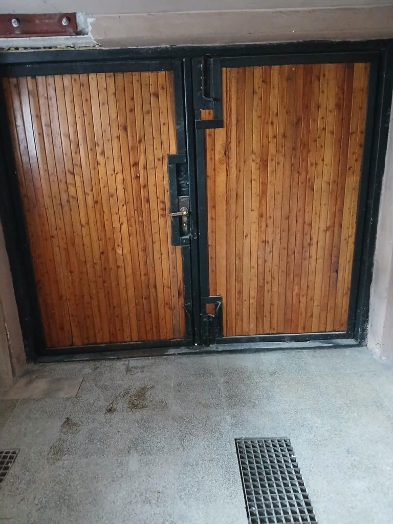 Drzwi brama garażowa