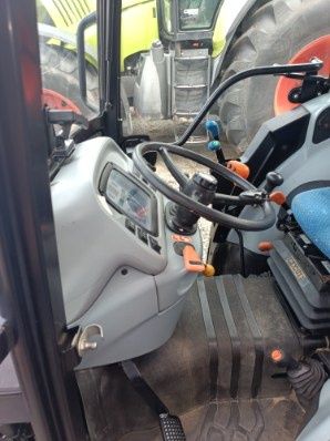 New Holland T4 95