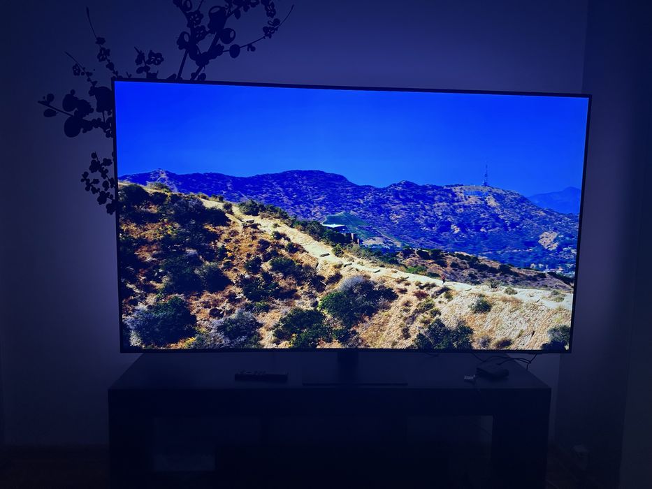 TV Samsung 65 cali UHD QLED 120Hz + Govee TV backlight