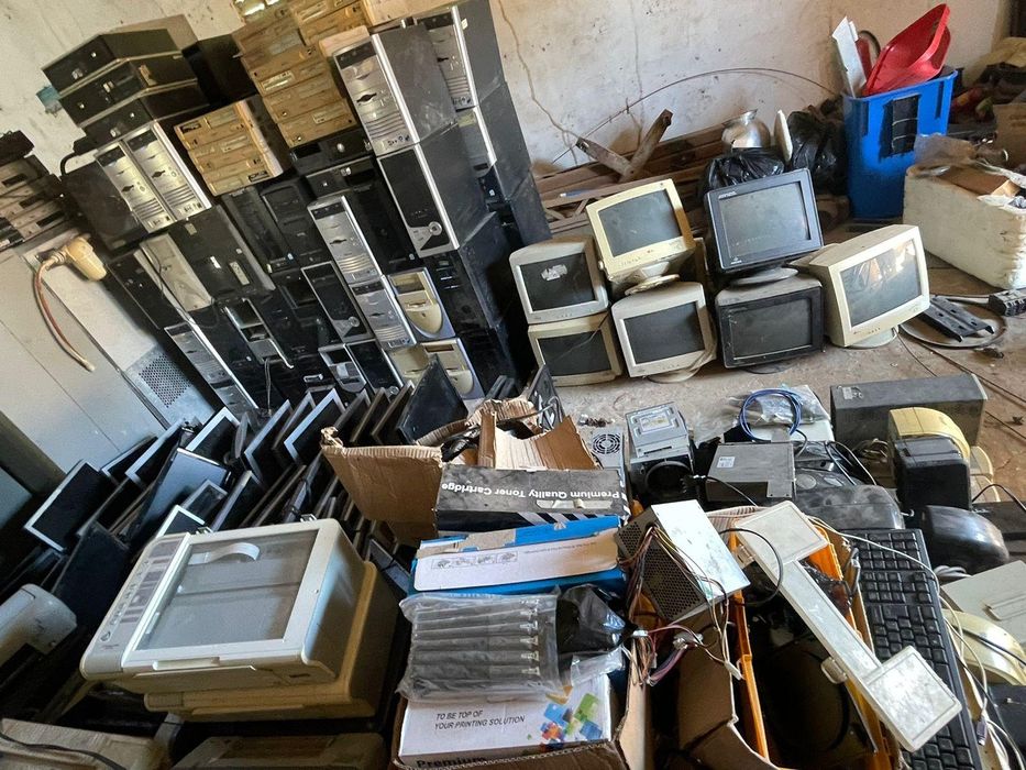 Recolho e compro todo tipo de sucatas