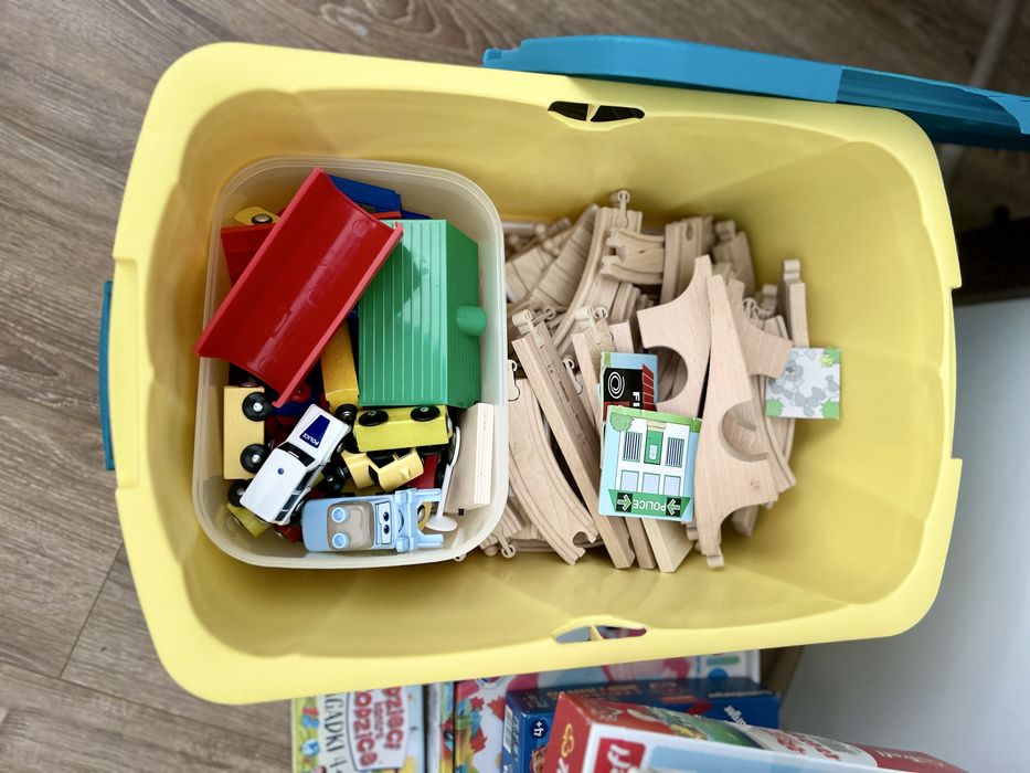 Zabawki i gry, puzzle i kolejka