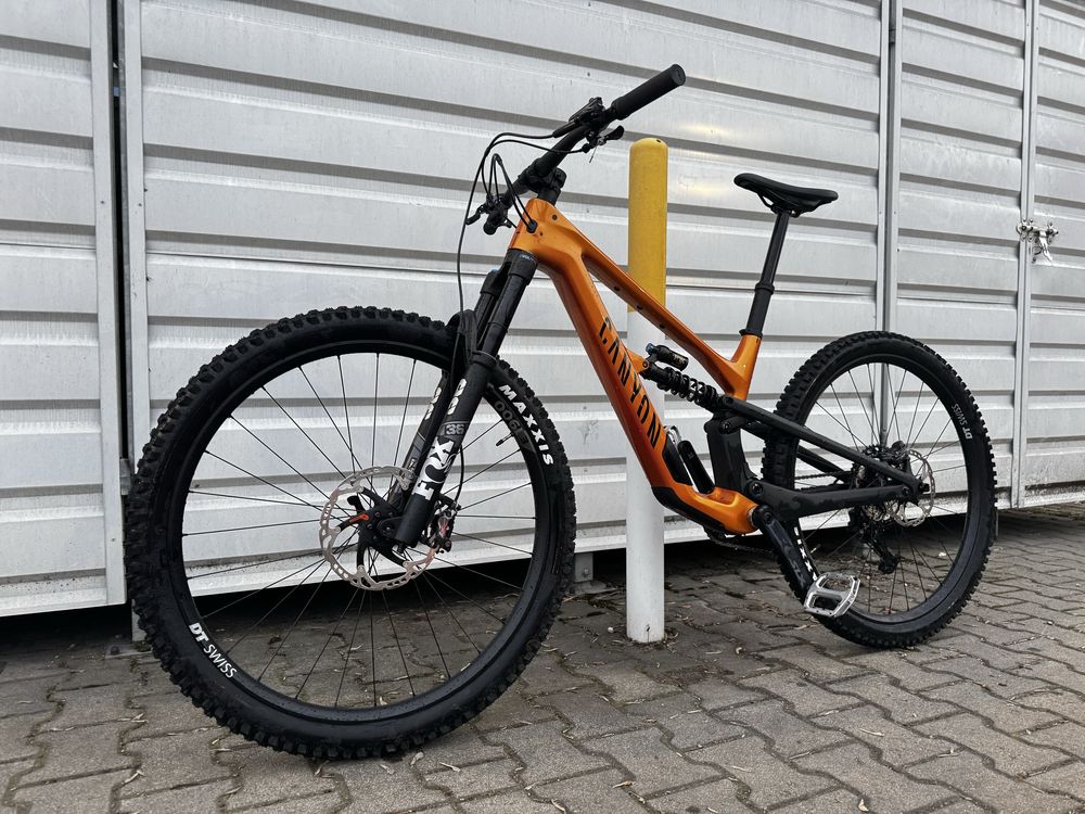 Nowy Canyon Spectral CF 8 CLLCTV 29" Carbon rozmiar S