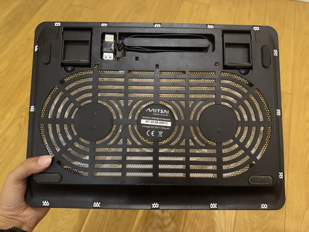 Suporte para portátil com ventoinha