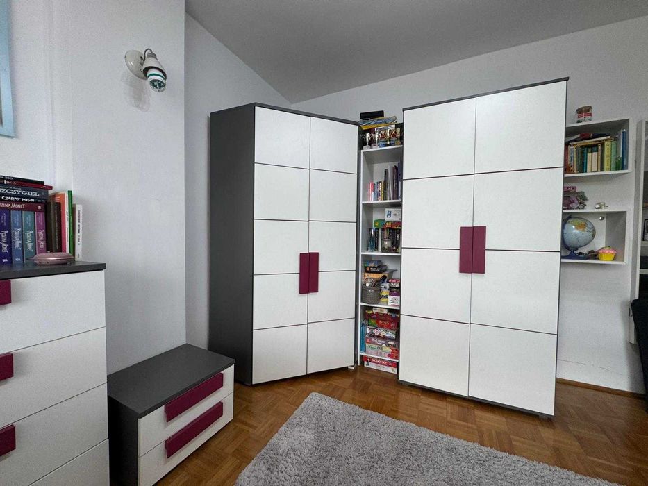 pokój MEBLE zestaw łóżko,  sofa, kom., biur, szafa x 2, pufa, toaletka