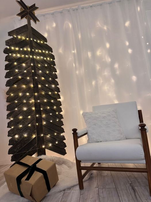 Drewniana Choinka Świąteczna- minimalistyczna i ręcznie robiona