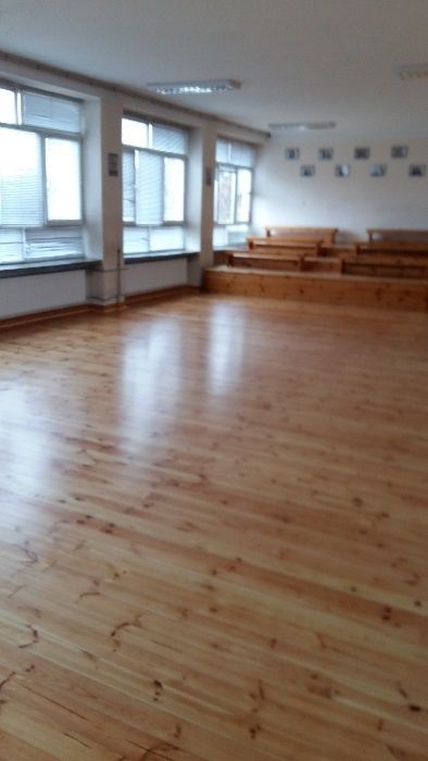 Układanie, bezpyłowe cyklinowanie, lakierowanie parkietów.
