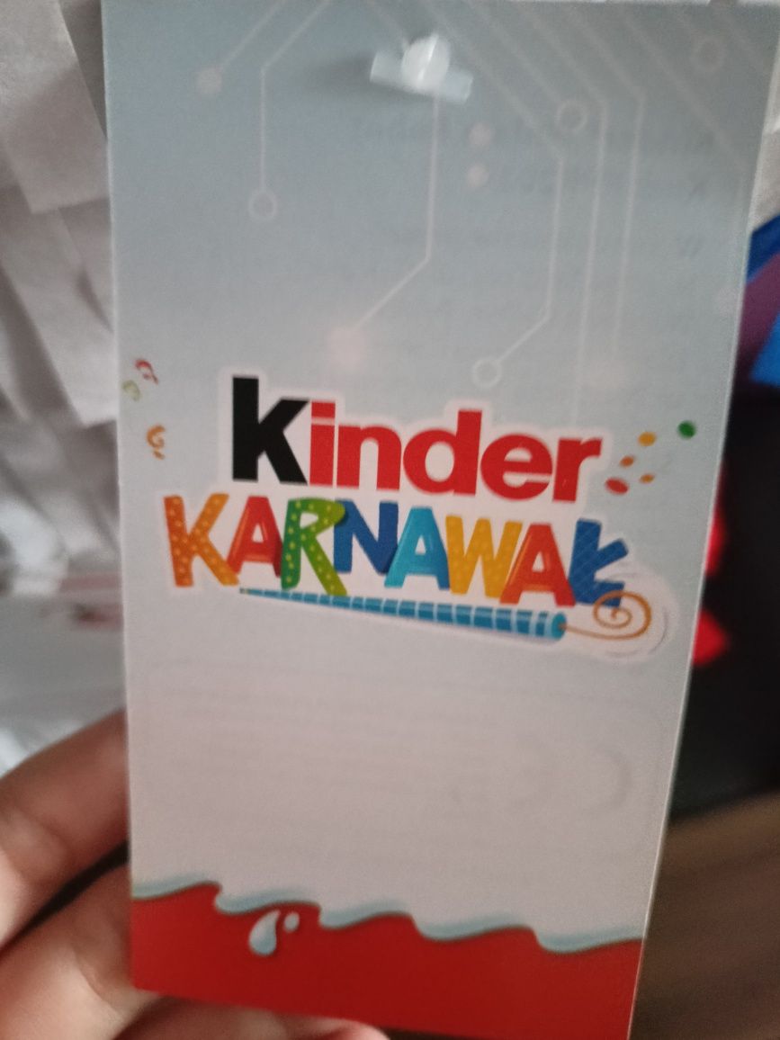 Pusta piniata z kinder