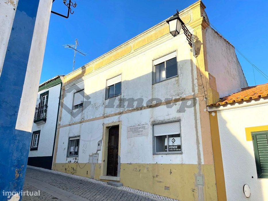 Moradia T7 localizada na Vila de Ourique