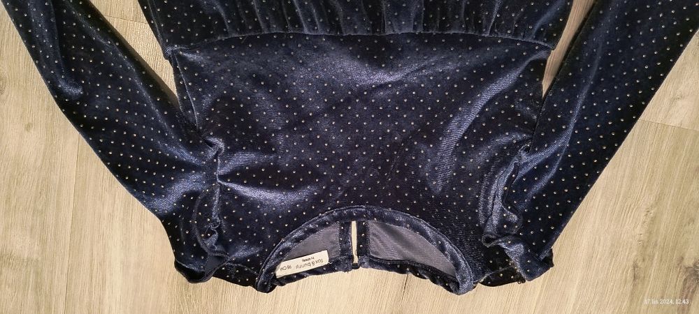 Welurowa świąteczna sukienka 98