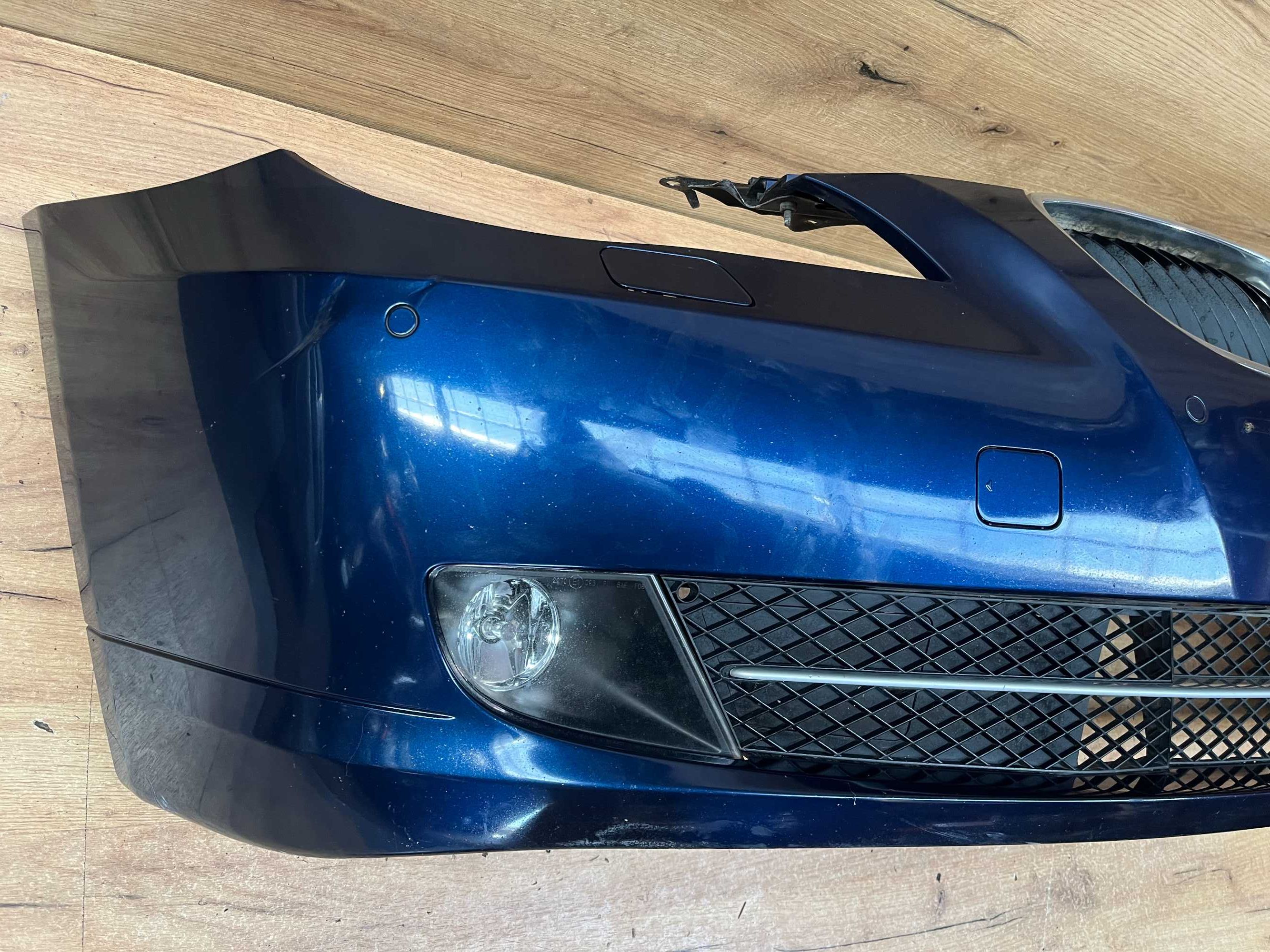 Zderzak przedni Bmw E60 lift 4x pdc spryski kolor tiefse blau metalic