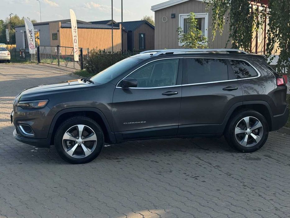 Sprzedam  Jeep Cherokee 2021