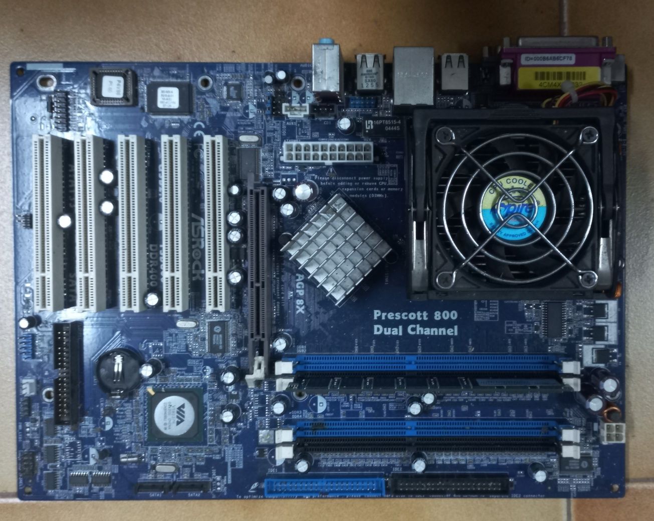 Motherboard com Pentium/ ou Celeron  4, 3 e 2