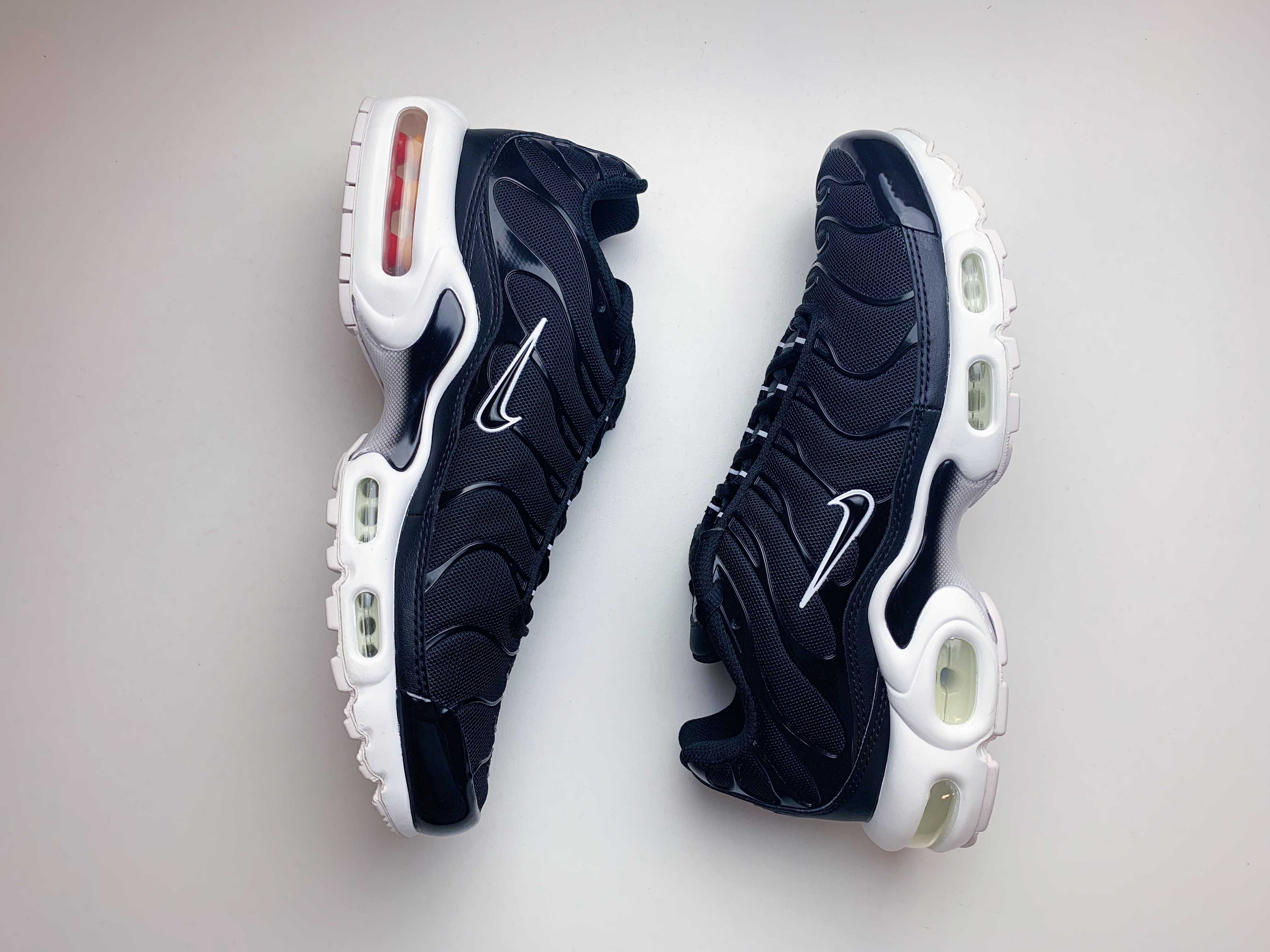 Nike WMNS Air Max Plus TN Black White 9 7.5 8 40.5 26cm