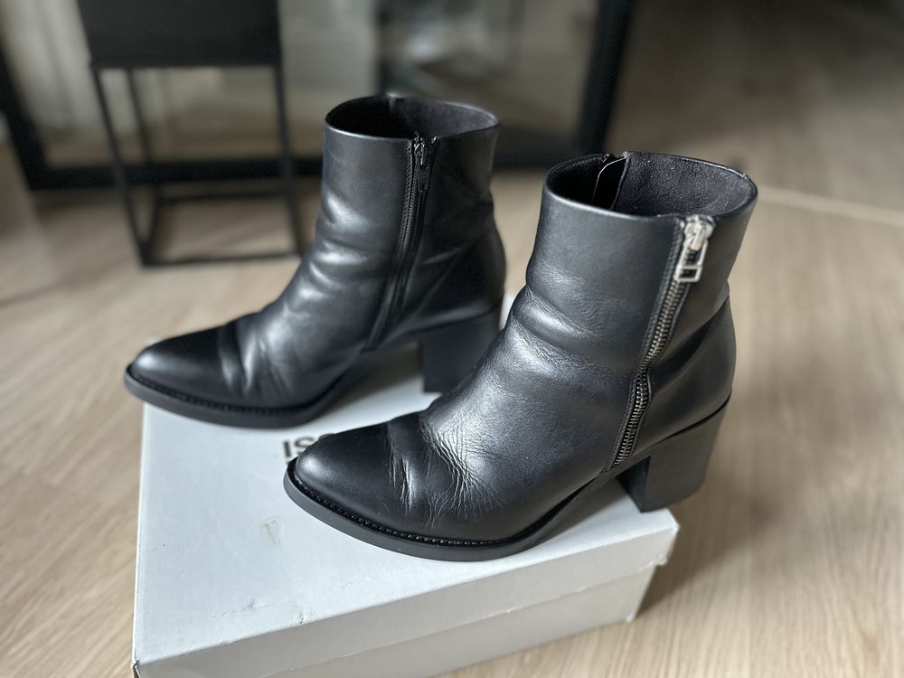 Buty skórzane Gino Rossi, rozmiar 40, obcas 7,5 cm