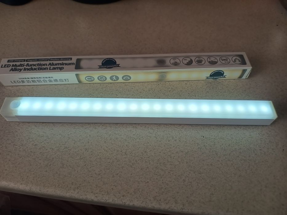 LED лампа с usb зарядкой и датчиком движения