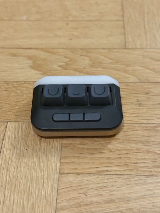 Wooting UwU RGB Stealth Black + Brass Case