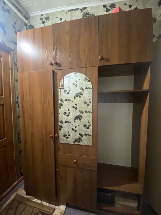 Продається прихожа