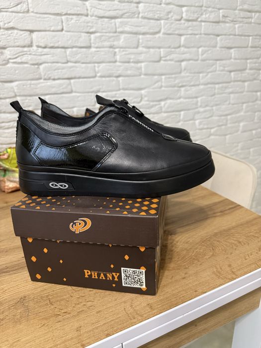 Оригиналы  новые 41 р стелька 27 Сальвадор Ферогама