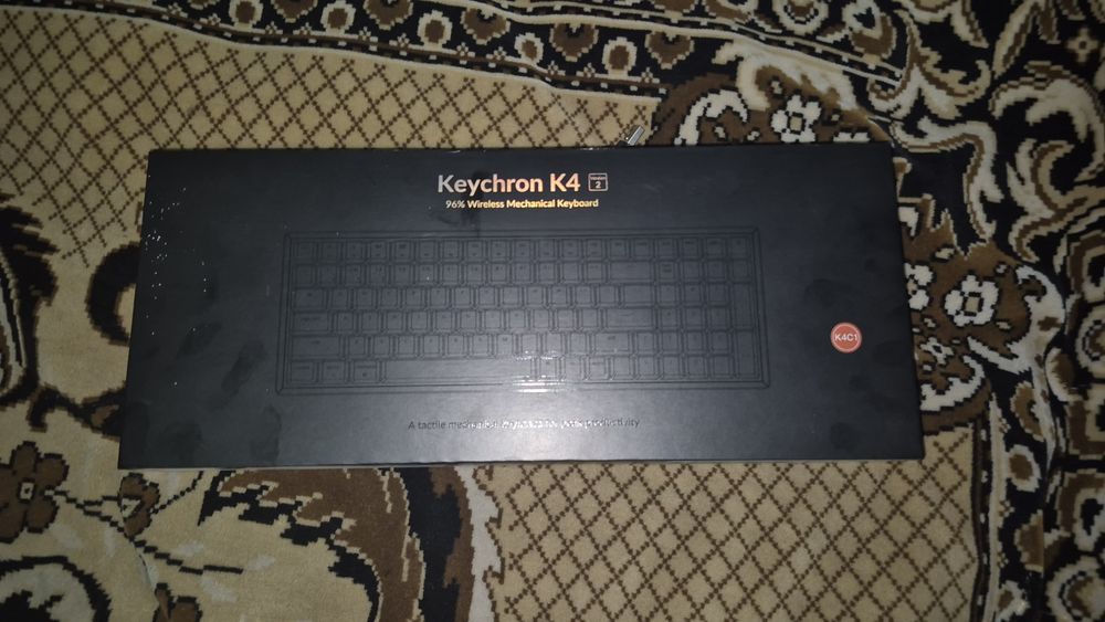 Механічна клавіатура Keychron K4 з Gateron red перемикачами