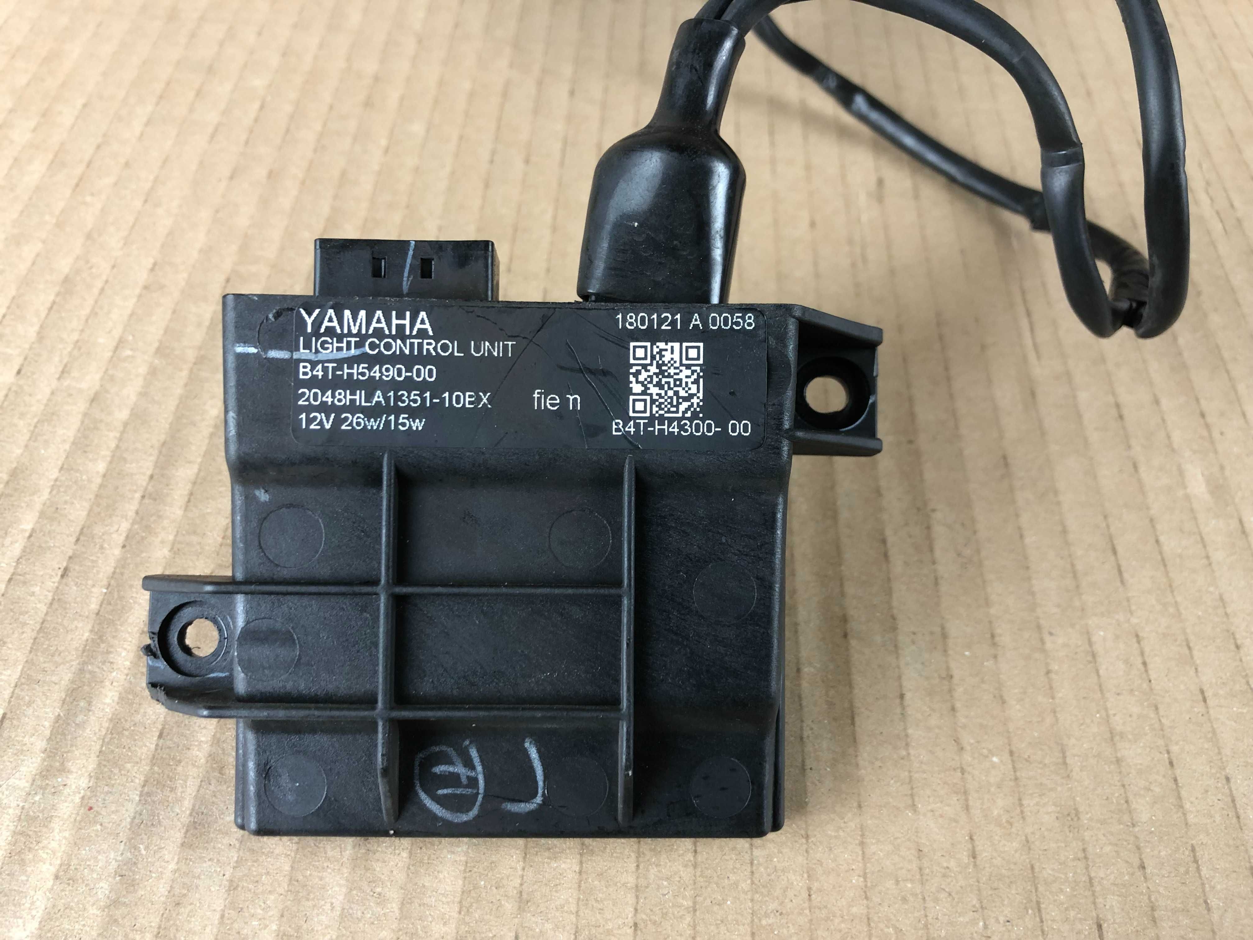 Yamaha MT07 Tracer Lampa Reflektor Halogeny Halogen Prawy Lewy 2022