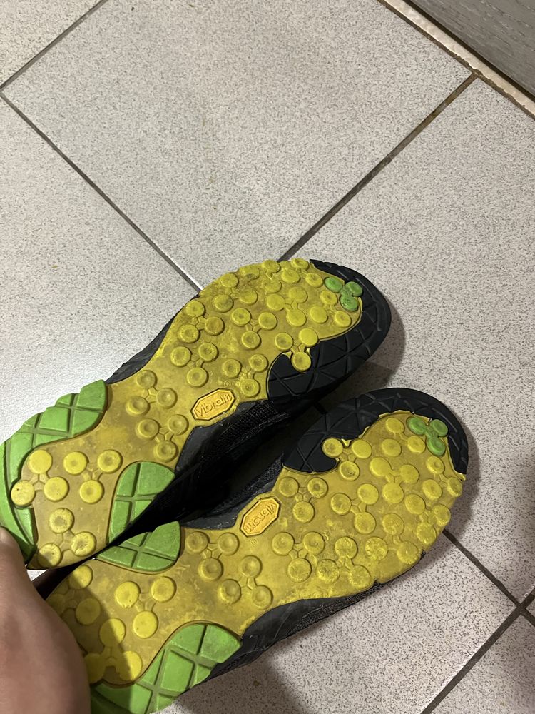 Оригінальні кросівки Salewa Firetail Evo Gore Tex розмір 42,5 27,5 см