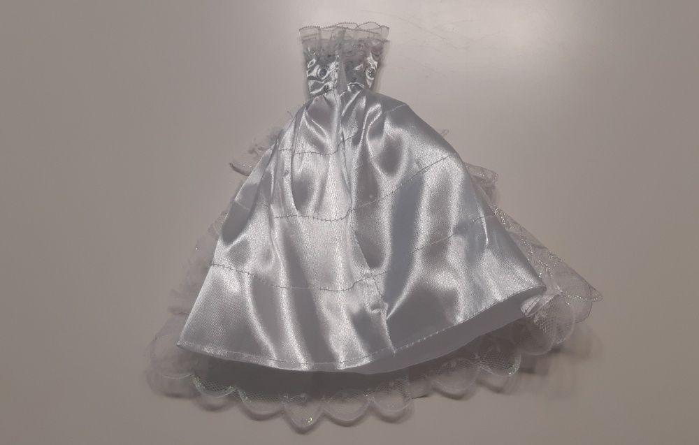 Suknia sukienka księżniczka balowa biała ślubna dla lalki Barbie