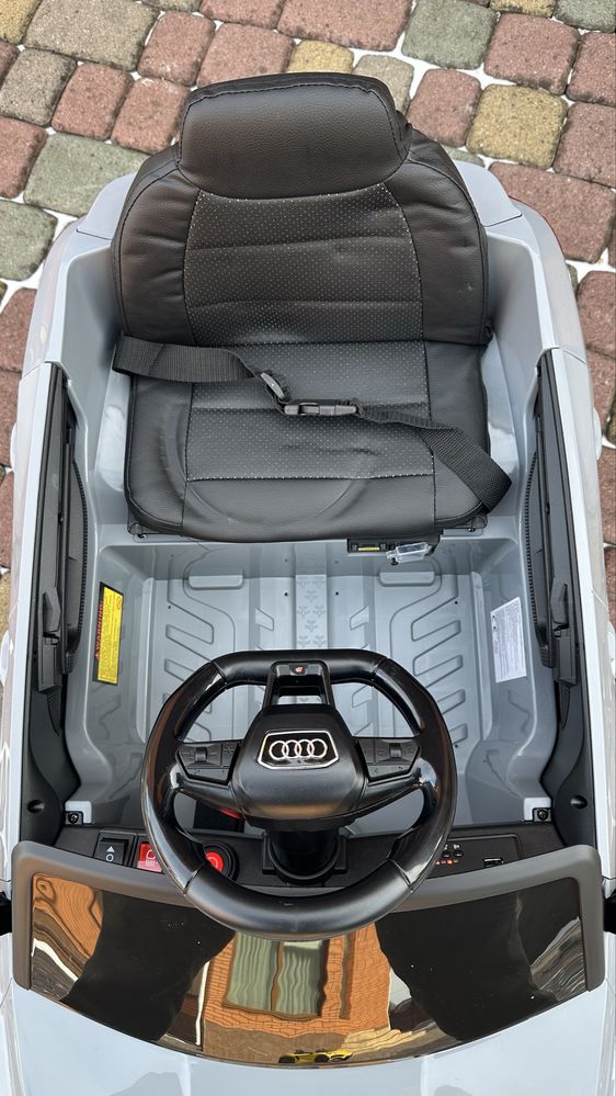 Дитячий електромобіль Ауді SQ8 AUDI Детский електромобиль Авто дитяче