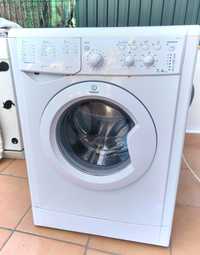Máquina de lavar roupa 7KG Indesit