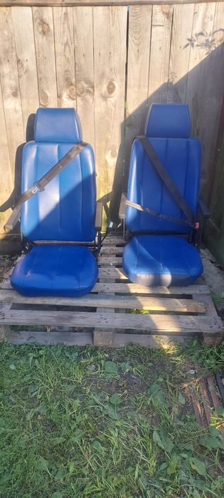 Поворотні сидіння