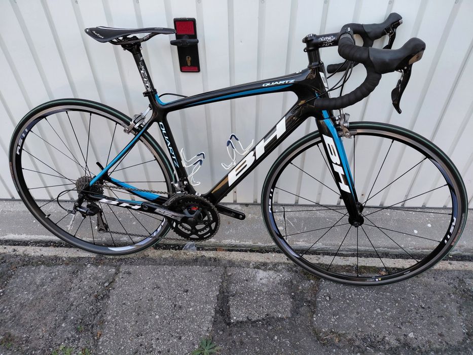 Bicicleta toda em carbono. Com ofertas.
