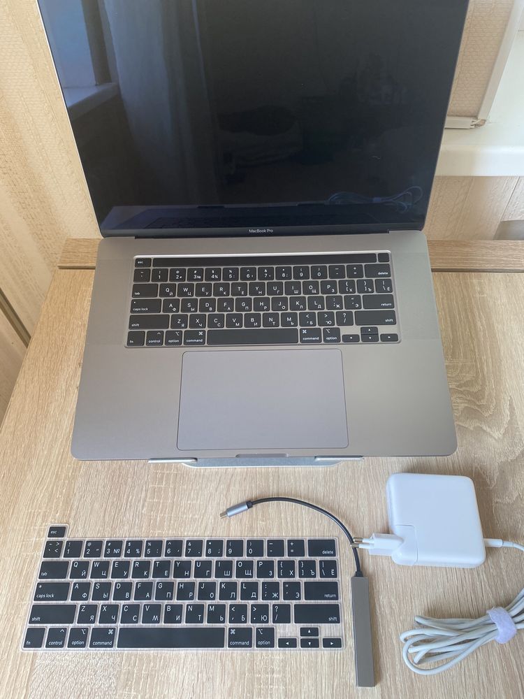 MacBook Pro 16 2019 / i7 / 512gb / 16ram (на запчасти)