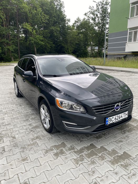 Volvo v60, 2.0 бензин, 2014
