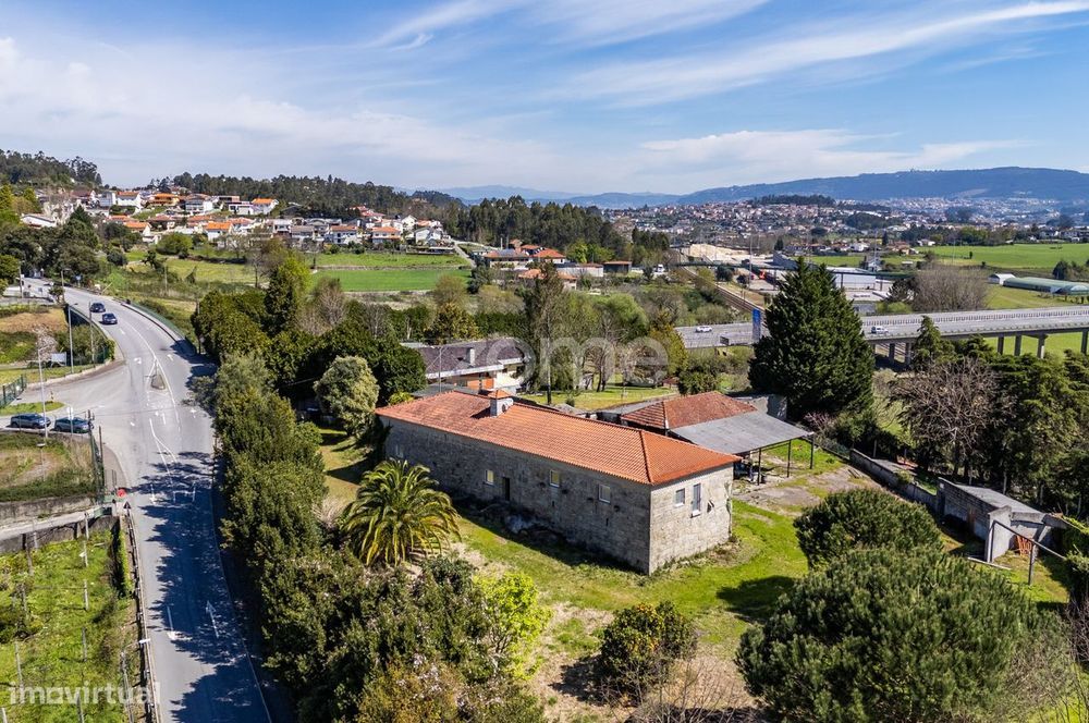 Quinta com Moradia Rústica e Sequeiro, em Vilaça, Braga