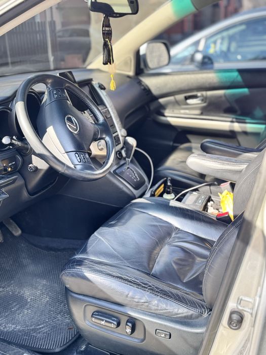 Продам Lexus Rx 400h