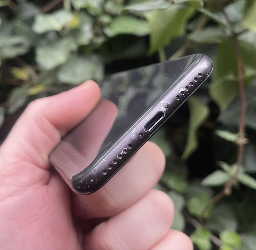 Мобильный телефон iPhone 8 64gb neverlock айфон б/у