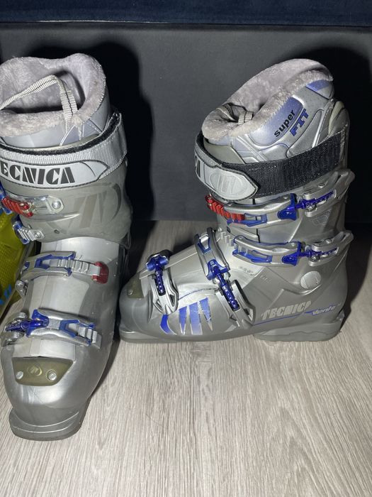 Лижні ботинки ,жіночі боти