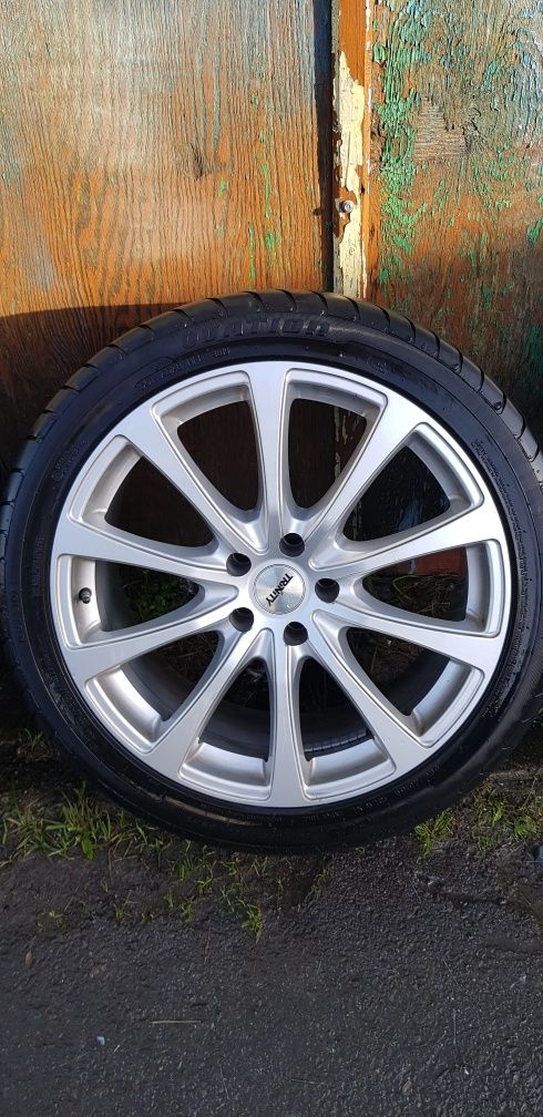 Felgi TRINITY 19" 5x112 z oponami letnimi 255/40 R19  ET 28