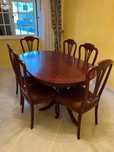 Mesa com 6 cadeiras