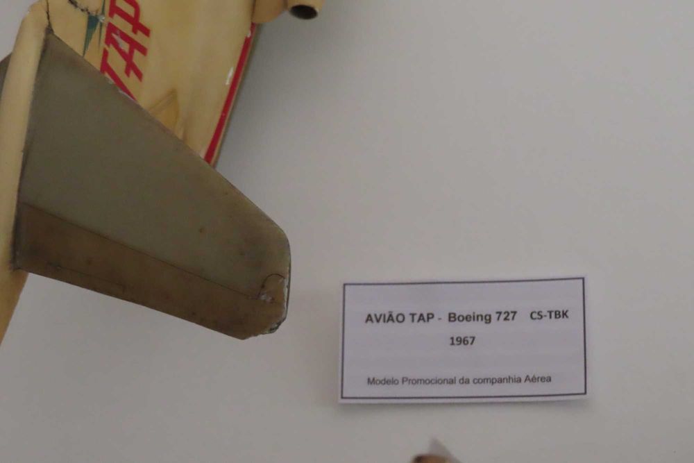 TAP- Boeing 727  CS-TBK