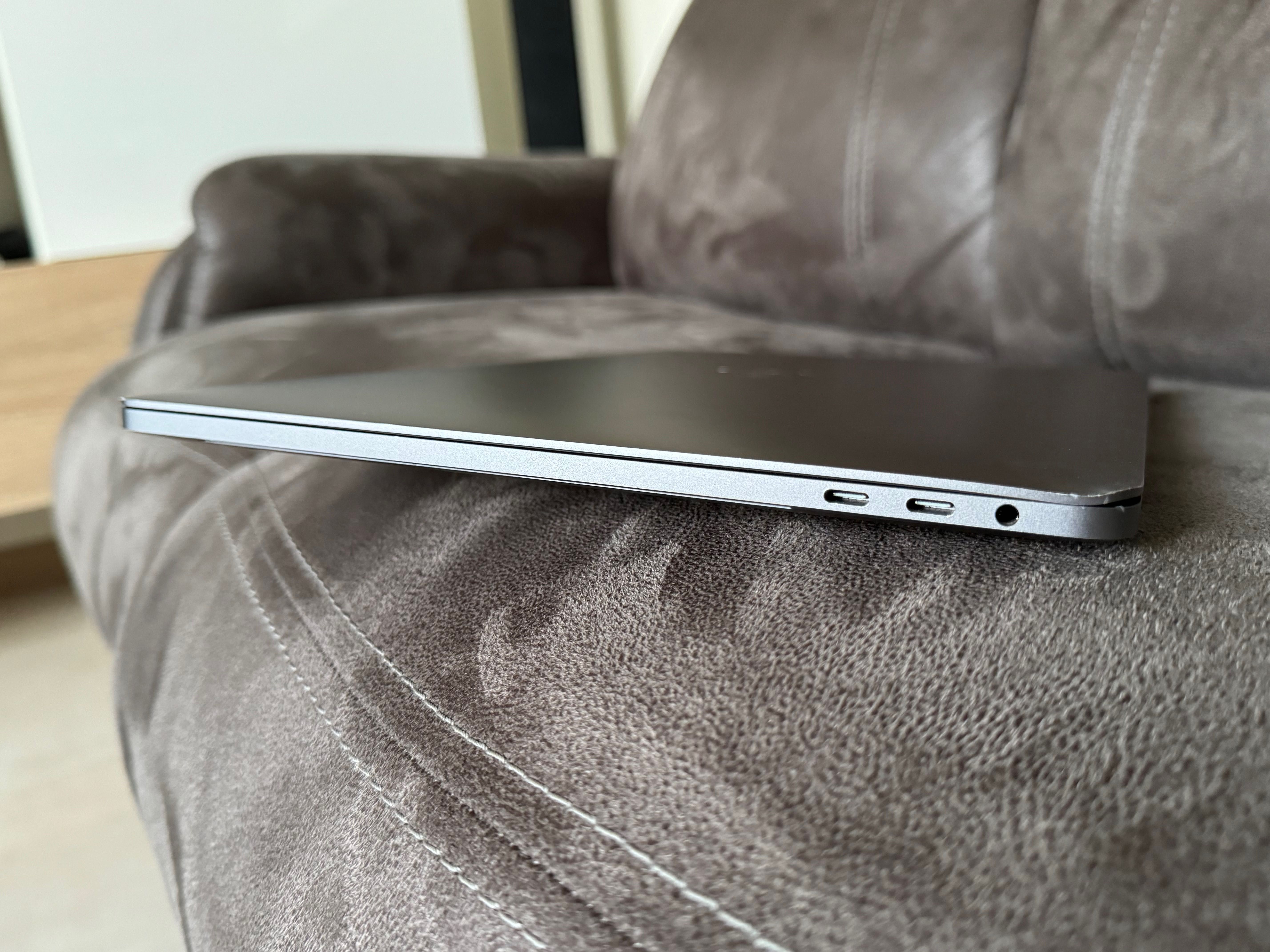 MacBook Pro 15" 2018 i9 32/512