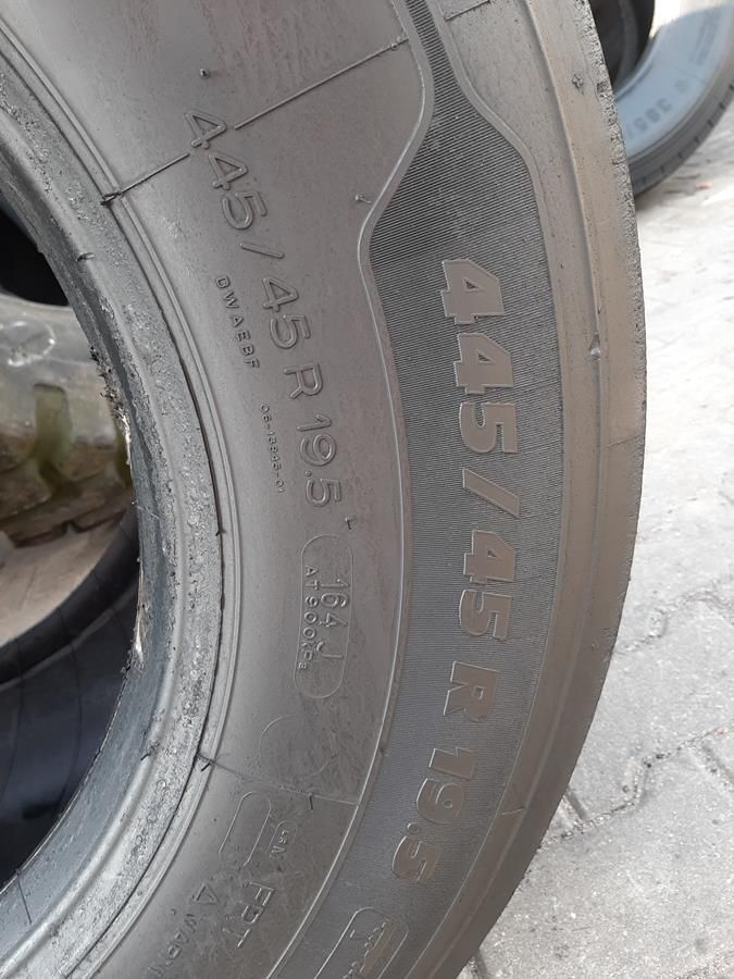 2x Opona używana ciężarowa 445/45R19.5 MICHELIN 950zł(szt.) C2352